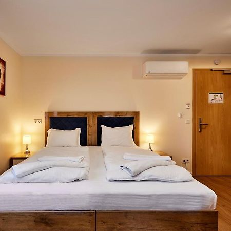 Hotel Isha Frankfurt am Main Bagian luar foto