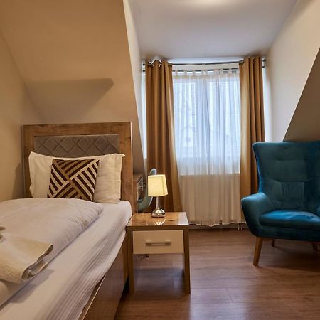 Hotel Isha Frankfurt am Main Bagian luar foto
