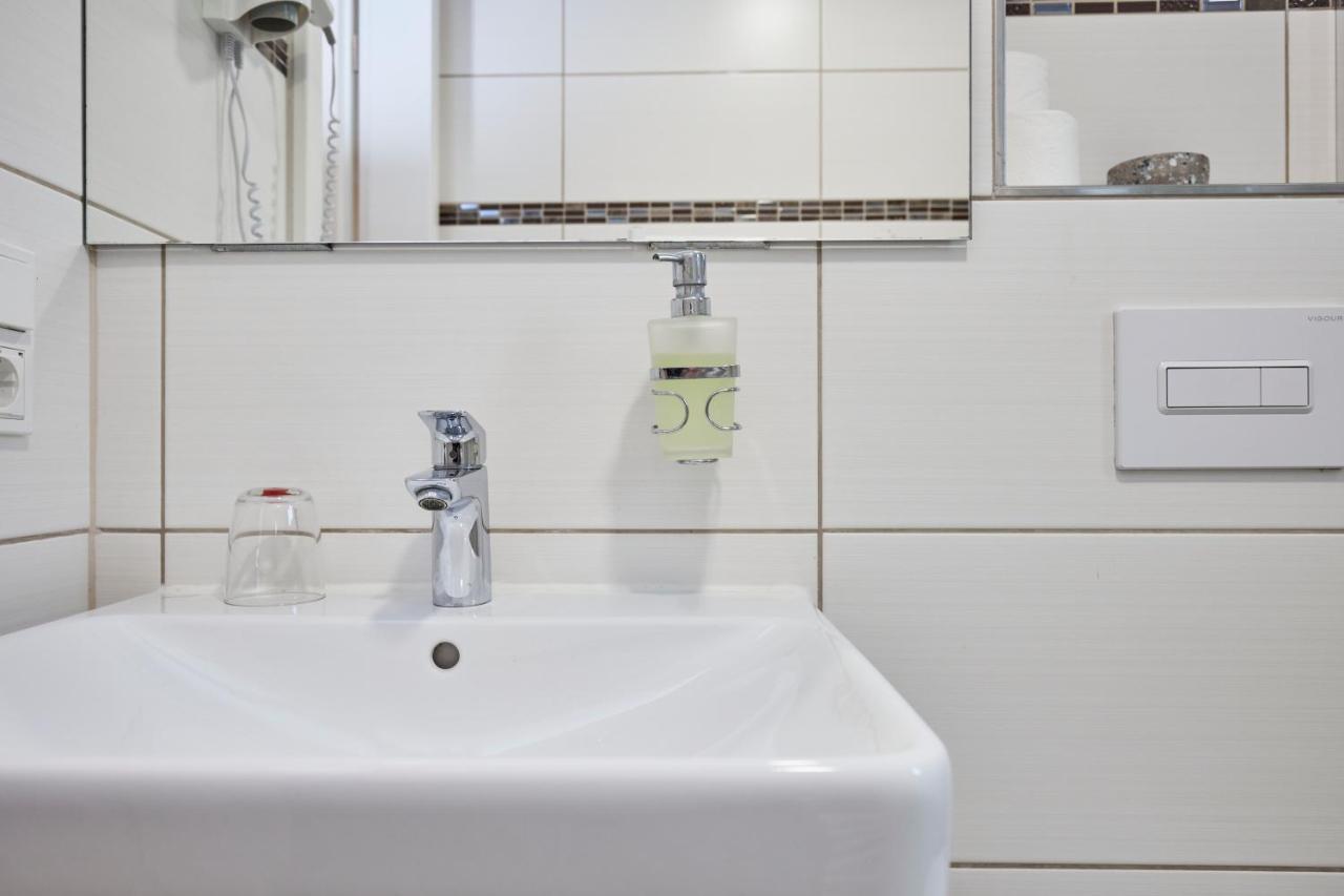 Hotel Isha Frankfurt am Main Bagian luar foto