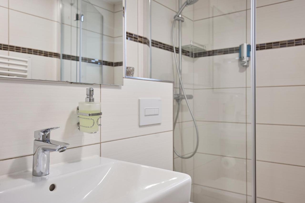 Hotel Isha Frankfurt am Main Bagian luar foto