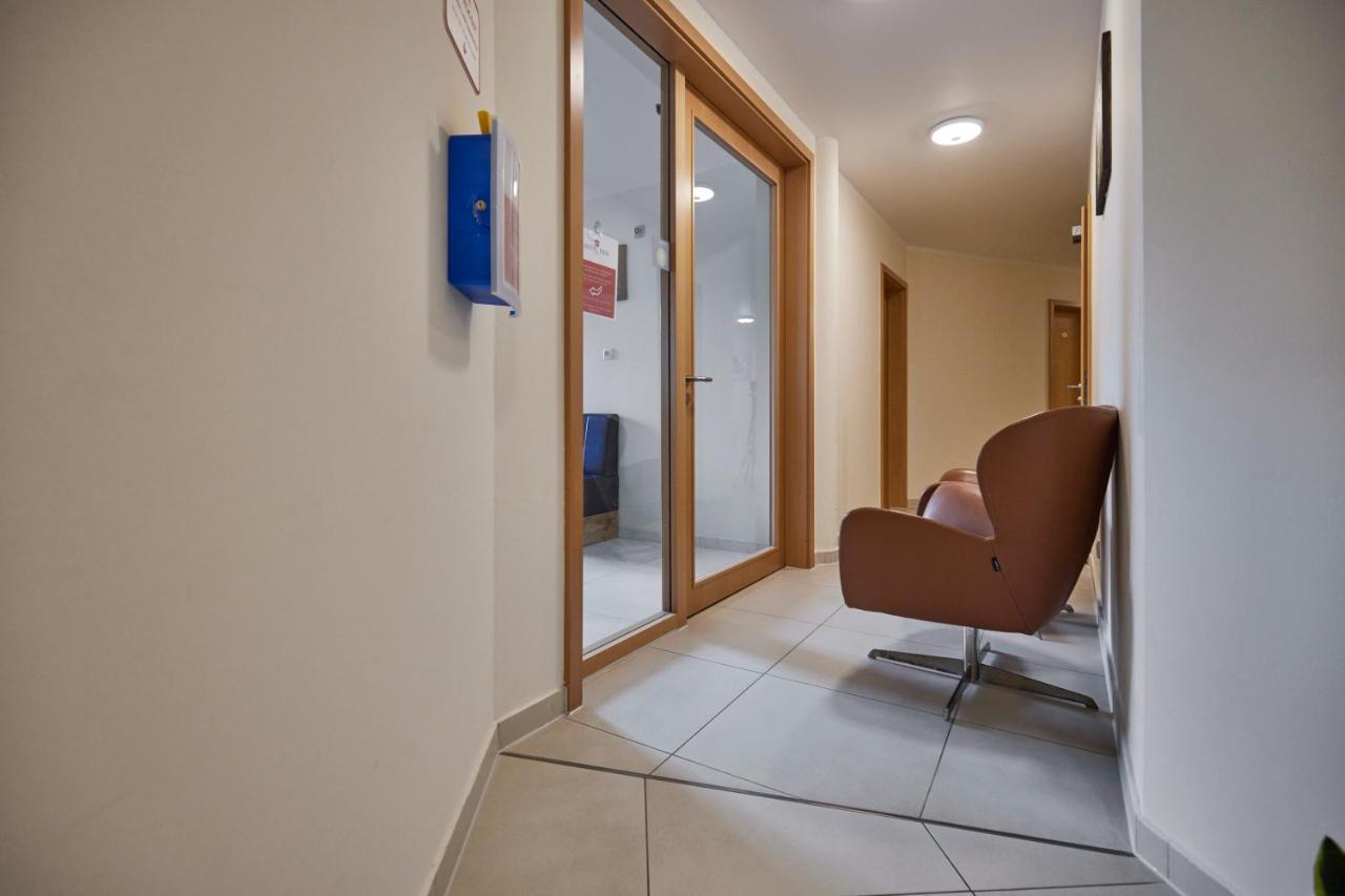 Hotel Isha Frankfurt am Main Bagian luar foto